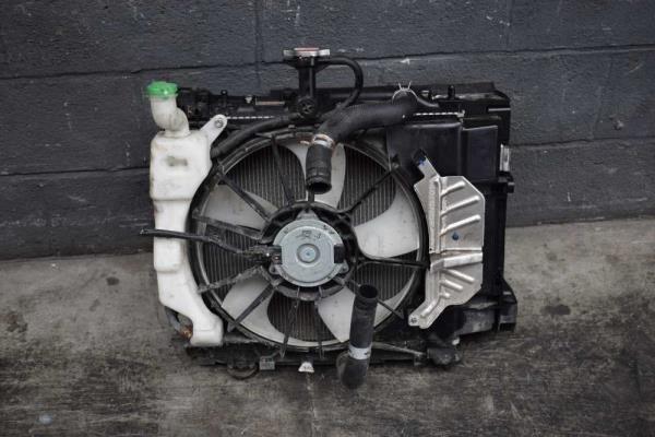 RADIATEUR COMPLET SUZUKI CELERIO 2015+ ESSENCE RADIATEUR D EAU + RADIATEUR DE CLIMATISATION + VENTIL - Vue 1